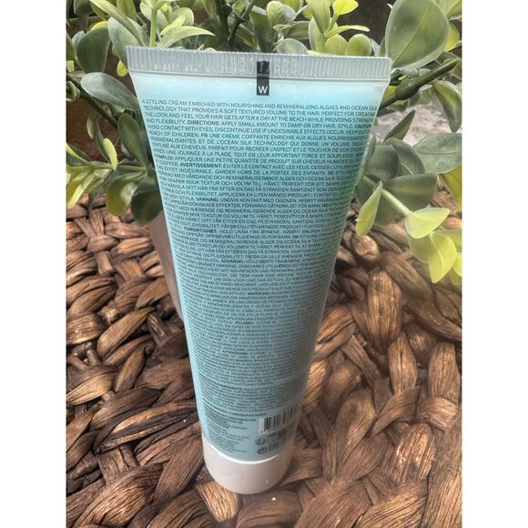 Sachajuan Ocean Mist Texturing Hair Cream 4.2 oz Retails
$38.00 - Picture 2 of 3